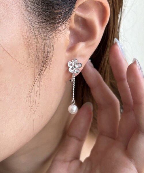 Lattice（Lattice）の「フラワーパールイヤリング（イヤリング・レディース・ゴールド/シルバー・FREE）」の2枚目の写真