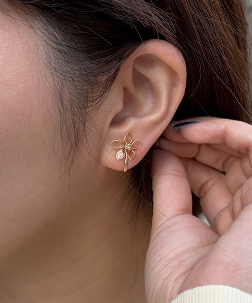 Lattice（Lattice）の「フラワーイヤリング（イヤリング・レディース・ピンク/アイボリー・FREE）」の2枚目の写真