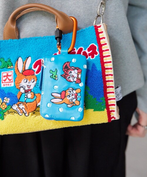 ear PAPILLONNER（イアパピヨネ）の「【クッピーラムネ×ear】本革/コラボカラビナ付きパス＆キーケース（コインケース・レディース・ライトグレー/ブルー/ブラック・FREE）」の3枚目の写真