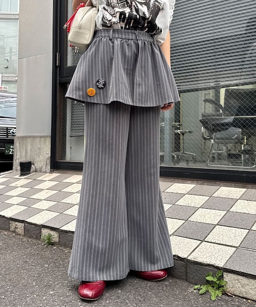 CIAOPANIC(チャオパニック)の「缶バッヂSETレイヤードスラックス(パンツ・レディース・ネイビー/グレー・S/M)」の2枚目の写真