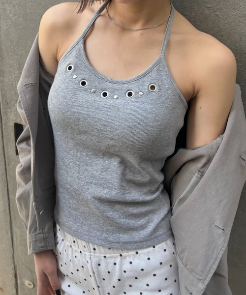 WHO'S WHO gallery（フーズフーギャラリー）の「カップ付きアイレットホルターキャミ（キャミソール・レディース・ホワイト/ブラック/グレー・F）」の3枚目の写真