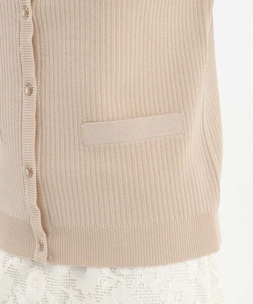 Andemiu（アンデミュウ）の「デザインボタンカーディガン（トップス・オフ(05)/ブラック(09)/オレンジ(45)/ベージュ(51)・F）」の22枚目の写真