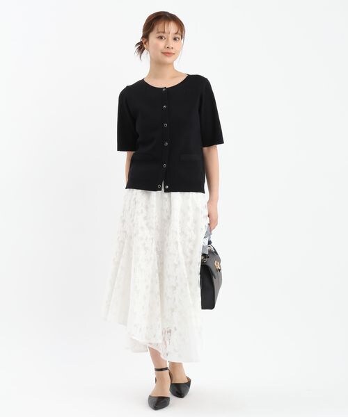 Andemiu（アンデミュウ）の「デザインボタンカーディガン（トップス・オフ(05)/ブラック(09)/オレンジ(45)/ベージュ(51)・F）」の8枚目の写真