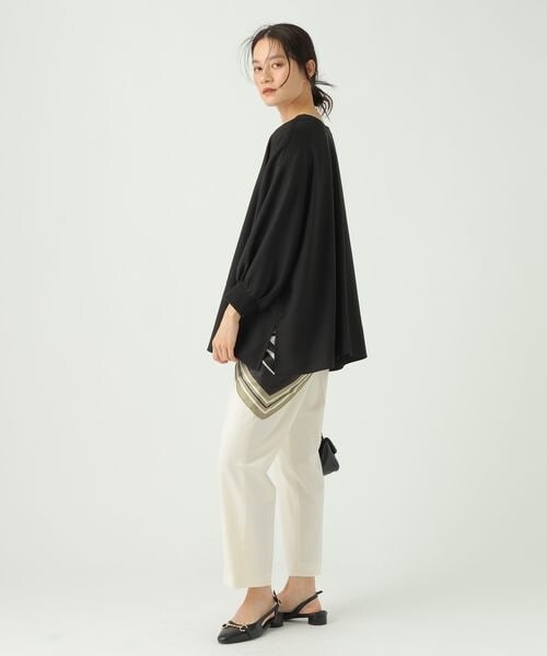 Elura（エルーラ）の「いつラクWクロステーパードパンツ＜低身長サイズあり＞（その他・オフホワイト05/ブラック09/ベージュ52/ネイビー88・S/M/L/低身長FREE）」の11枚目の写真