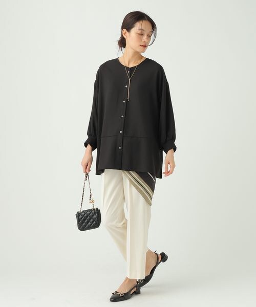 Elura（エルーラ）の「いつラクWクロステーパードパンツ＜低身長サイズあり＞（その他・オフホワイト05/ブラック09/ベージュ52/ネイビー88・S/M/L/低身長FREE）」の10枚目の写真