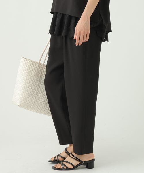 Elura（エルーラ）の「サラサラリラクシーテーパードパンツ＜低身長サイズあり＞（その他・オフホワイト05/ブラック09/モカ56/ダークブラウン58/ミント72・M/L/低身長FREE）」の14枚目の写真