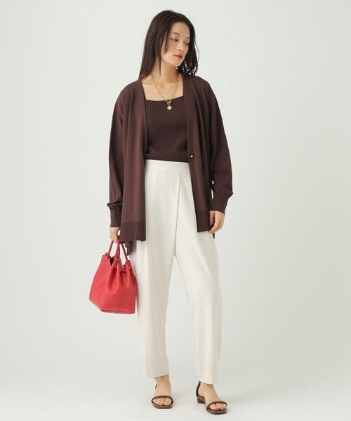 Elura（エルーラ）の「サラサラリラクシーテーパードパンツ＜低身長サイズあり＞（その他・オフホワイト05/ブラック09/モカ56/ダークブラウン58/ミント72・M/L/低身長FREE）」の3枚目の写真