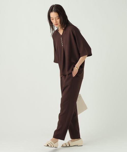 Elura（エルーラ）の「サラサラリラクシーテーパードパンツ＜低身長サイズあり＞（その他・オフホワイト05/ブラック09/モカ56/ダークブラウン58/ミント72・M/L/低身長FREE）」の9枚目の写真