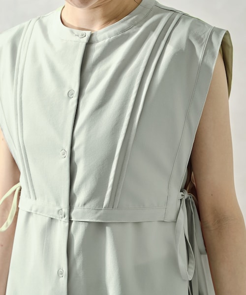 ORiental TRaffic（オリエンタルトラフィック）の「エプロンカラーノースリブラウス/AC1035（その他・レディース・ブラック/グリーン/ホワイト・FREESIZE）」の2枚目の写真