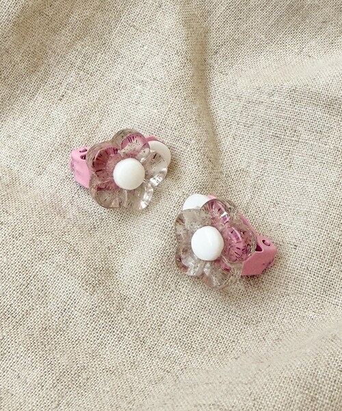 3coins（3coins）の「クリアラメフラワーイヤリング／KIDS（イヤリング・キッズ・パープル/ホワイト・FREE）」の2枚目の写真