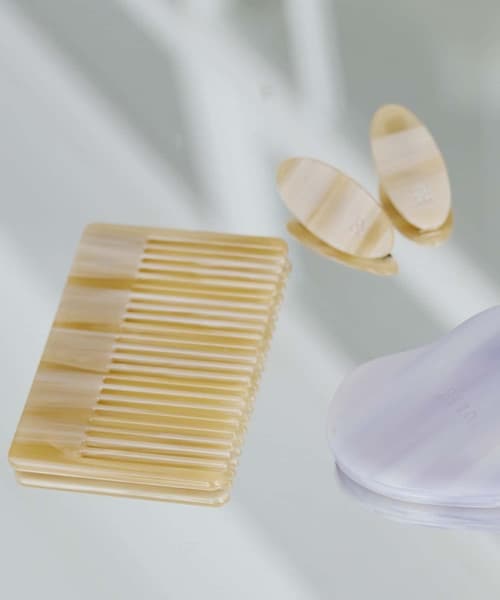 Kastane（カスタネ）の「【fiw./3.12(木)12:00発売】ヘアクリップ&コーム（バレッタ/ヘアクリップ・レディース・サックスブルー/ライトベージュ・F）」の2枚目の写真