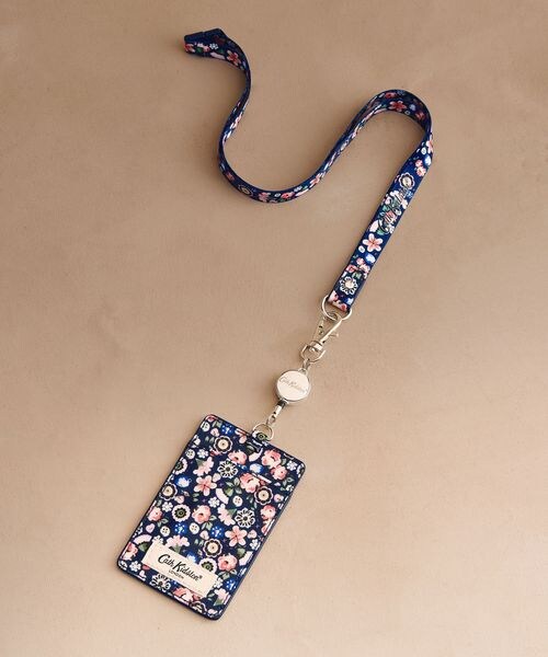 Cath Kidston（キャスキッドソン）の「ランヤード 26SS（その他・Easter Bunnies(08)/Valentines(36)/Flower Market(85)/Nana The Elephant(86)/Pearly Queen Ditsy(88)・F）」の5枚目の写真