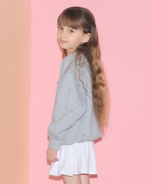Cath Kidston(キャスキッドソン)の「キッズ 総柄プリントスウェット Rose Embroidery(その他・アイボリー(08)/グレー(15)・100/110/120/130)」の15枚目の写真