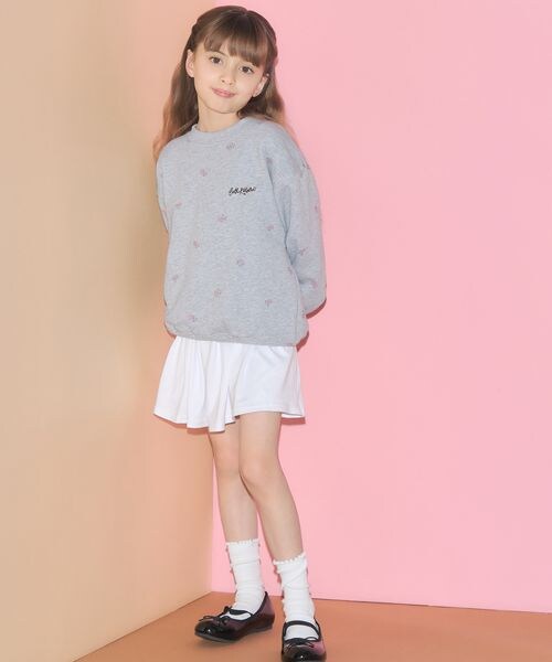Cath Kidston(キャスキッドソン)の「キッズ 総柄プリントスウェット Rose Embroidery(その他・アイボリー(08)/グレー(15)・100/110/120/130)」の12枚目の写真