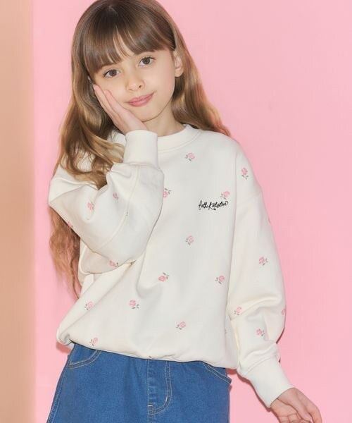 Cath Kidston(キャスキッドソン)の「キッズ 総柄プリントスウェット Rose Embroidery(その他・アイボリー(08)/グレー(15)・100/110/120/130)」の4枚目の写真