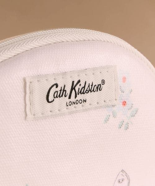 Cath Kidston(キャスキッドソン)の「オーバル コイン パース 26SS(その他・Button Block Floral(06)/Queenies London(07)/Love Notes(08)/Hackney Rose(25)・F)」の18枚目の写真