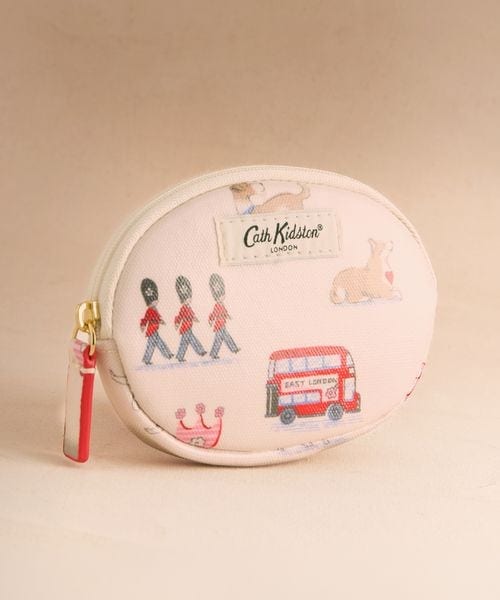 Cath Kidston(キャスキッドソン)の「オーバル コイン パース 26SS(その他・Button Block Floral(06)/Queenies London(07)/Love Notes(08)/Hackney Rose(25)・F)」の9枚目の写真