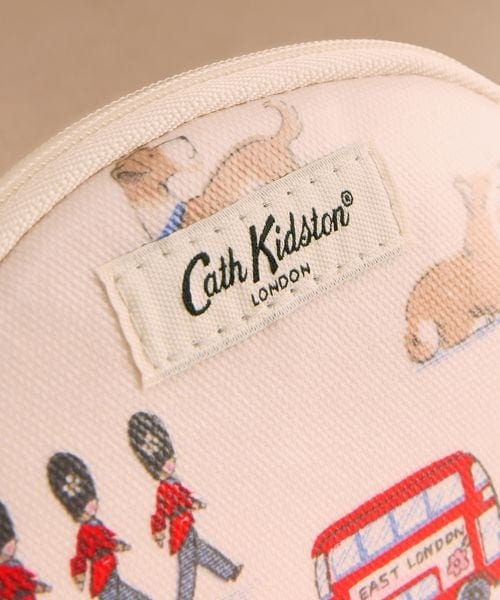 Cath Kidston(キャスキッドソン)の「オーバル コイン パース 26SS(その他・Button Block Floral(06)/Queenies London(07)/Love Notes(08)/Hackney Rose(25)・F)」の10枚目の写真