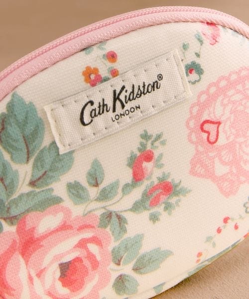 Cath Kidston(キャスキッドソン)の「オーバル コイン パース 26SS(その他・Button Block Floral(06)/Queenies London(07)/Love Notes(08)/Hackney Rose(25)・F)」の14枚目の写真