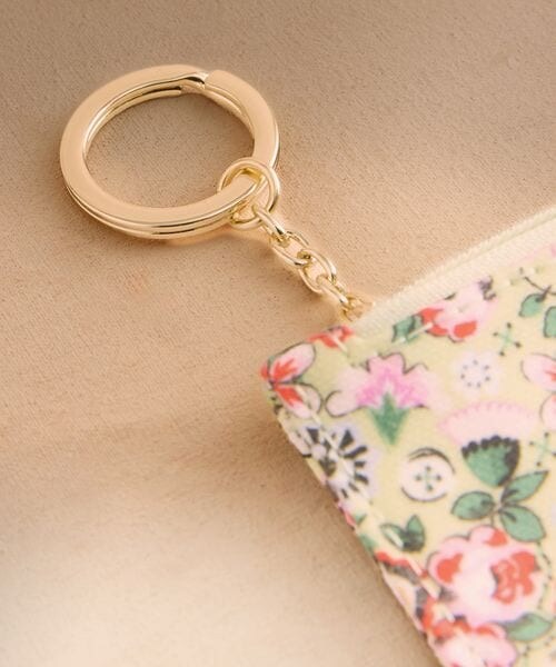 Cath Kidston(キャスキッドソン)の「カード & コイン パース 26SS(その他・Queenies London(07)/Button Block Floral(08)/Snake Floral(12)/Pearly Queen Ditsy(65)・F)」の19枚目の写真