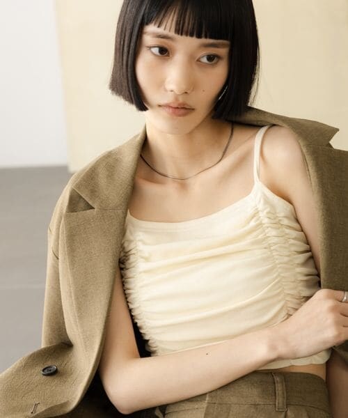 LOWRYS FARM(ローリーズファーム)の「シャーリングキャミ(その他・アイボリー08/ブラック09/ブルー84・FREE)」の3枚目の写真