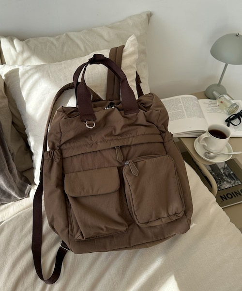 DISCOAT（ディスコート）の「【3/14(土)12:00販売スタート/13ポケット】ユーティリティーパフィーバックパック（バックパック/リュック・レディース・ブラック/ブラウン/チャコールグレー・FREE）」の3枚目の写真