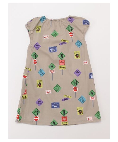 HAKKA KIDS（ハッカキッズ）の「ロードサインプリントジャンパースカート（スカート・キッズ・ベージュ・100/110/120/130）」の2枚目の写真