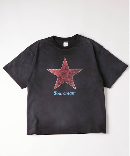 WHO'S WHO gallery（フーズフーギャラリー）の「【UNISEX】SourcreamラインストーンスターグラフィックTEE（Tシャツ/カットソー・レディース・ホワイト/ネイビー/ブラック・S/M）」の2枚目の写真