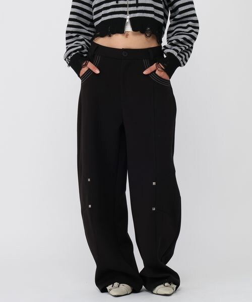 ALAND（エーランド）の「3.3 Field Trip／スタッズカーブスウェットパンツ（その他・グレー(15)/ブラック(19)・S/M）」の2枚目の写真