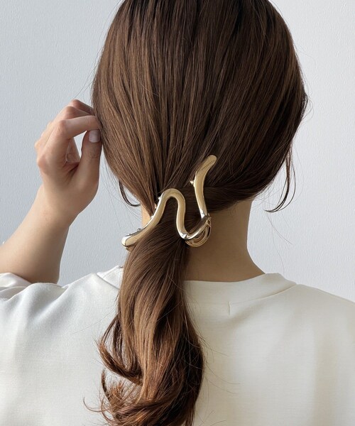 3coins（3coins）の「デザインメタルバンス（ヘアアクセサリー・レディース・ブラック/ゴールド/ベージュ・FREE）」の3枚目の写真