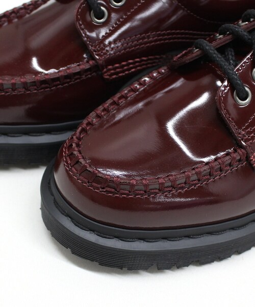 RNA（アールエヌエー）の「【Dr.Martens/ドクターマーチン】E5189 Lowell 4 Eye Shoe（シューズ・レディース・チェリーレッド）」の4枚目の写真
