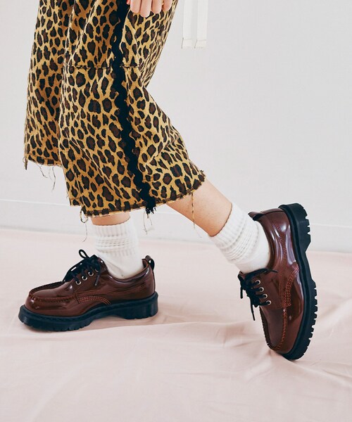RNA（アールエヌエー）の「【Dr.Martens/ドクターマーチン】E5189 Lowell 4 Eye Shoe（シューズ・レディース・チェリーレッド）」の11枚目の写真
