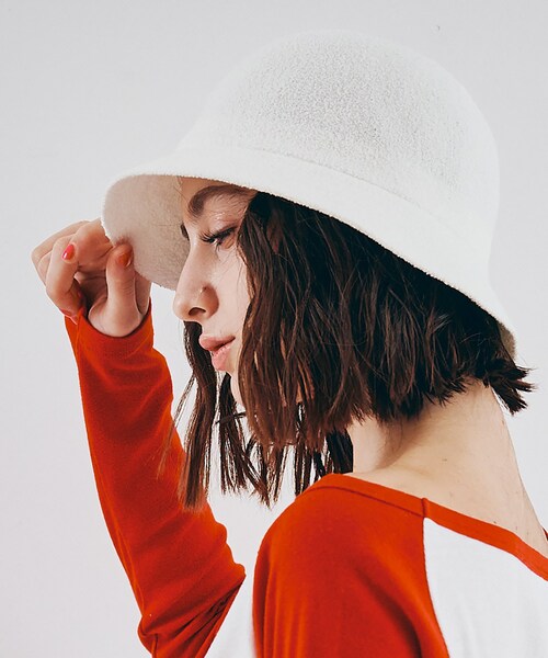 RNA(アールエヌエー)の「【KANGOL/カンゴール】E5229 BERMUDA CASUAL(帽子・レディース・ホワイト/ブラック/レッド)」の10枚目の写真