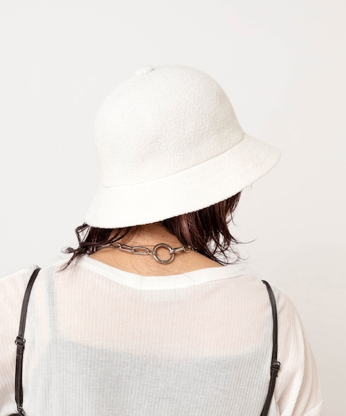 RNA(アールエヌエー)の「【KANGOL/カンゴール】E5229 BERMUDA CASUAL(帽子・レディース・ホワイト/ブラック/レッド)」の6枚目の写真