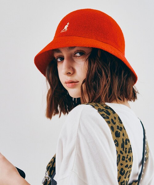 RNA(アールエヌエー)の「【KANGOL/カンゴール】E5229 BERMUDA CASUAL(帽子・レディース・ホワイト/ブラック/レッド)」の15枚目の写真