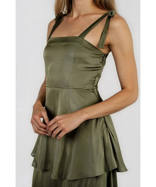 TOBI（-）の「Fresh Prespective Tiered Satin Maxi Dress - Olive（ワンピース/ドレス・レディース・other）」の4枚目の写真