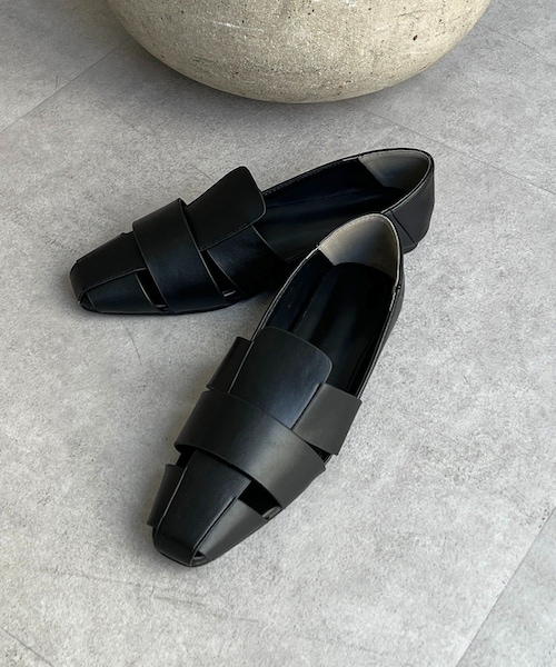 un dix cors(アンディコール)の「クロスストラップフラットシューズ(その他シューズ・レディース・ブラック/アイボリー・M/L)」の1枚目の写真