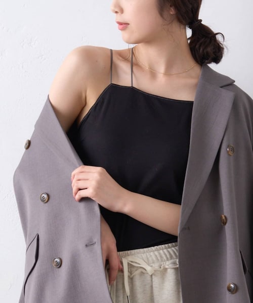 CIAOPANIC TYPY（チャオパニックティピー）の「【吸水速乾】2way配色カップ付きキャミソール（タンクトップ・レディース・オフホワイト/ブラック/チャコールグレー/ブラウン・F）」の2枚目の写真