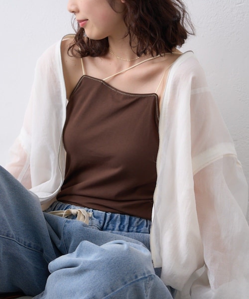 CIAOPANIC TYPY（チャオパニックティピー）の「【吸水速乾】2way配色カップ付きキャミソール（タンクトップ・レディース・オフホワイト/ブラック/チャコールグレー/ブラウン・F）」の4枚目の写真