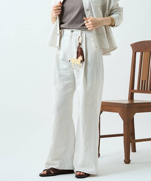 BEARDSLEY（ビアズリー）の「リネン混デニムパンツ（デニムパンツ・レディース・インディゴブルー/アイボリー・F）」の2枚目の写真