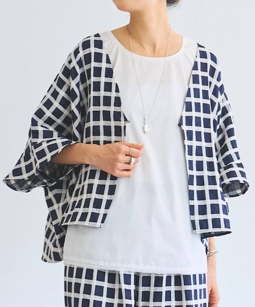 BEARDSLEY(ビアズリー)の「綿麻ウインドペンハオリ(ノーカラージャケット・レディース・ネイビー・F)」の1枚目の写真