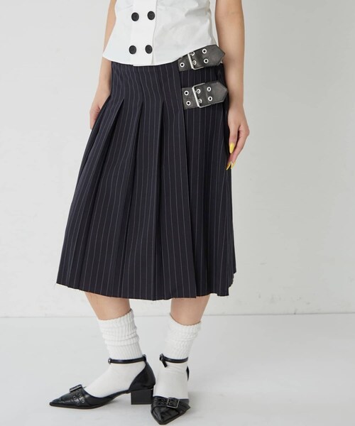 WHO'S WHO gallery(フーズフーギャラリー)の「ダブルベルトミディプリーツスカート(スカート・レディース・ネイビー/グレー・F)」の1枚目の写真