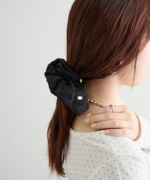 mystic | チャーム付きフラワーシュシュ(その他ヘアアクセサリー)