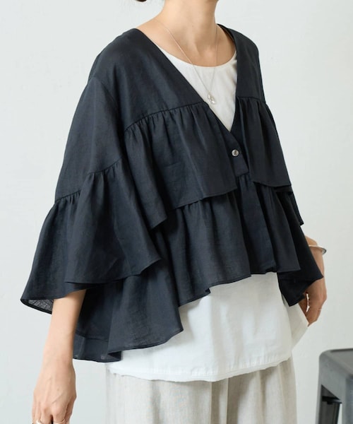 BEARDSLEY（ビアズリー）の「リネンフリル羽織（ノーカラージャケット・レディース・ベージュ/ブラック・F）」の2枚目の写真