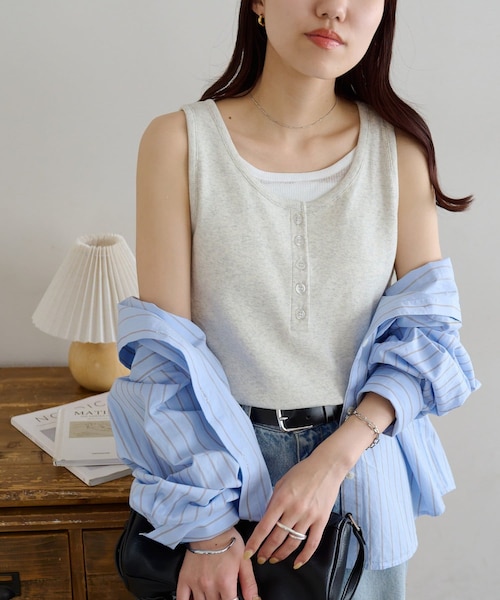 DISCOAT（ディスコート）の「レイヤードヘンリータンク（タンクトップ・レディース・レモンイエロー/ライトグレー/ネイビー/ブラウン・F）」の2枚目の写真