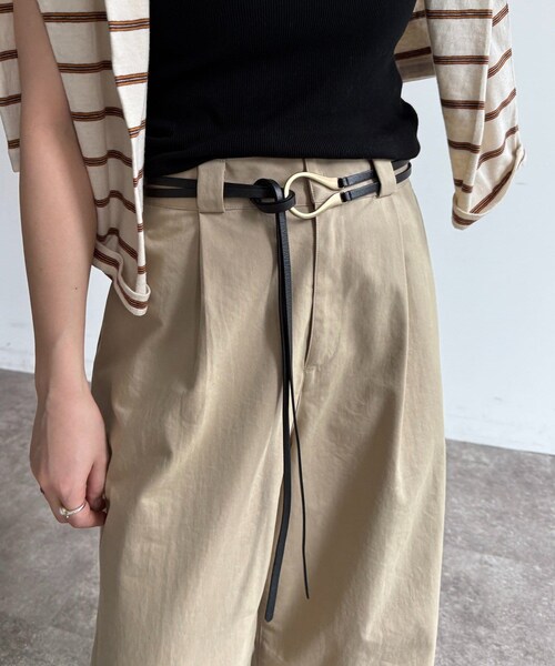 DouDou（ドゥドゥ）の「Uバックルコードベルト（ベルト・レディース・キャメル/ベージュ/ブラック・F）」の2枚目の写真