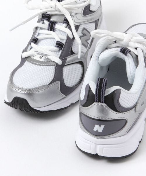 BAYFLOW(ベイフロー)の「U408(WOMEN)(その他・シルバーホワイト15/ライトベージュ55/【WEB限定】シルバーネイビー88・M(23.5cm)/L(24.5cm))」の17枚目の写真
