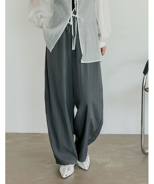 Re:EDIT（リエディ）の「撥水加工パラコードバレルレッグパンツ - パンツ通販 | 人気レディースファッション - Re:EDIT（リエディ）（その他・レディース・ブラック/ホワイト/グレージュ/チャコールグレー/ブラック×ホワイト/チャコール×ホワイト・MC/M/L）」の5枚目の写真