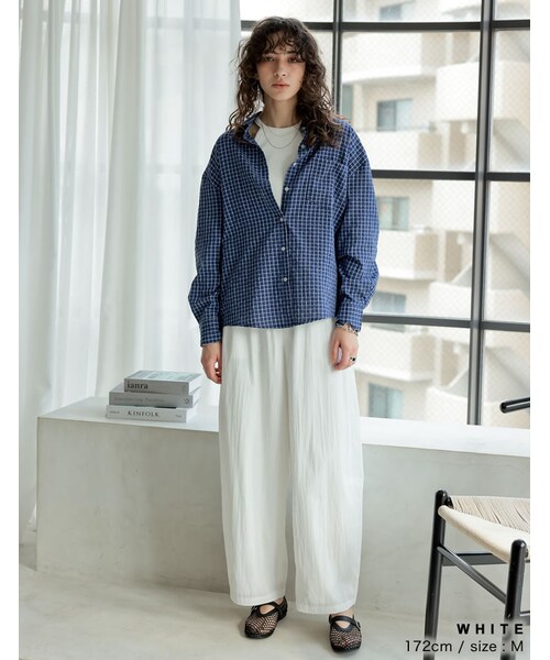 Re:EDIT（リエディ）の「撥水加工パラコードバレルレッグパンツ - パンツ通販 | 人気レディースファッション - Re:EDIT（リエディ）（その他・レディース・ブラック/ホワイト/グレージュ/チャコールグレー/ブラック×ホワイト/チャコール×ホワイト・MC/M/L）」の13枚目の写真