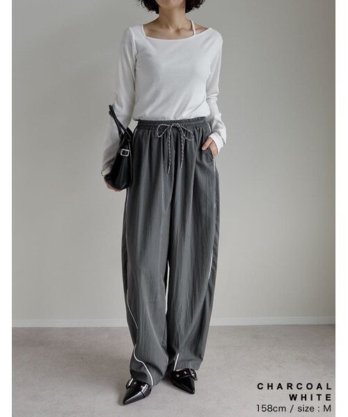 Re:EDIT（リエディ）の「撥水加工パラコードバレルレッグパンツ - パンツ通販 | 人気レディースファッション - Re:EDIT（リエディ）（その他・レディース・ブラック/ホワイト/グレージュ/チャコールグレー/ブラック×ホワイト/チャコール×ホワイト・MC/M/L）」の17枚目の写真